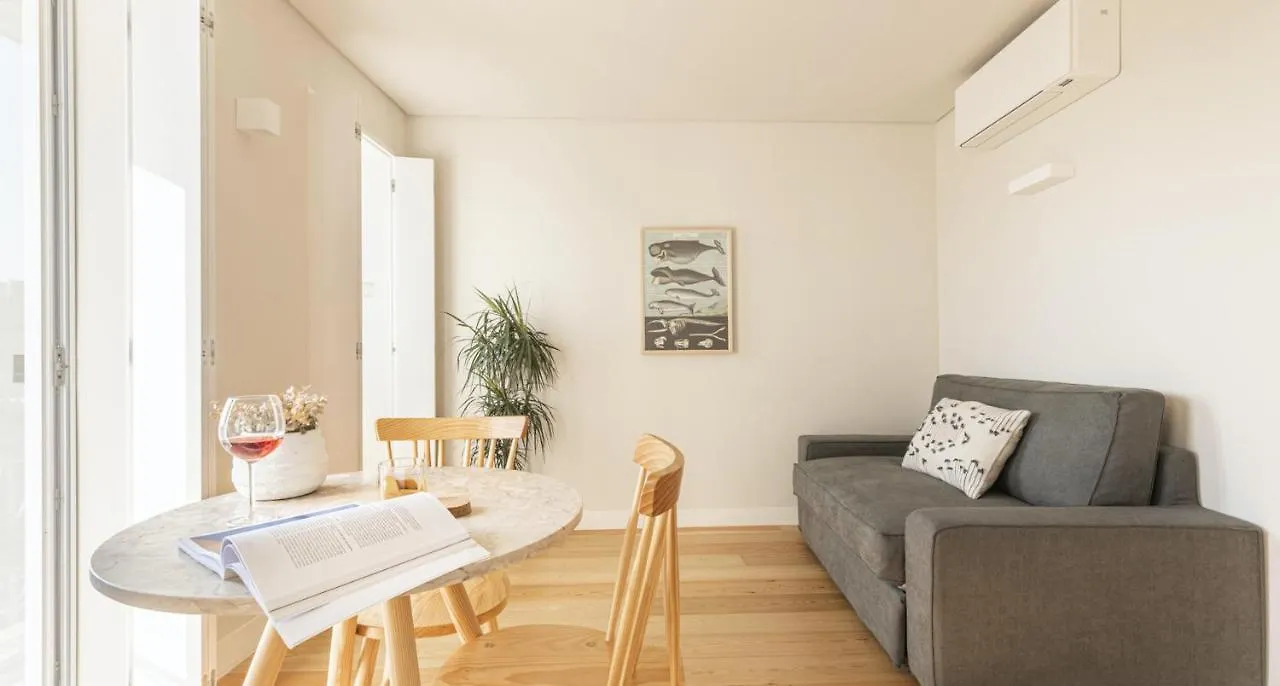 Cozy Lisbon Alfama Apartment