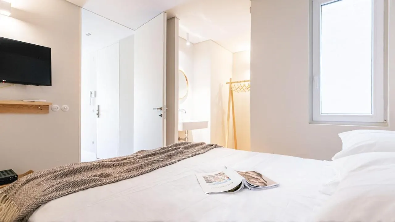 Cozy Lisbon Alfama Apartment
